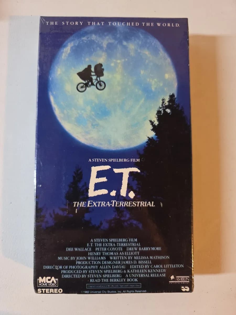 E.T. the Extra-Terrestrial cover