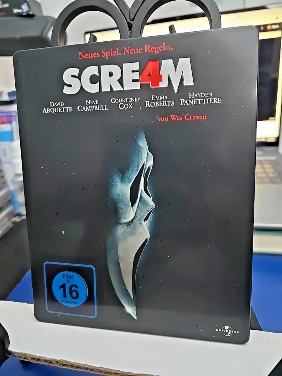 Scream 4 cover