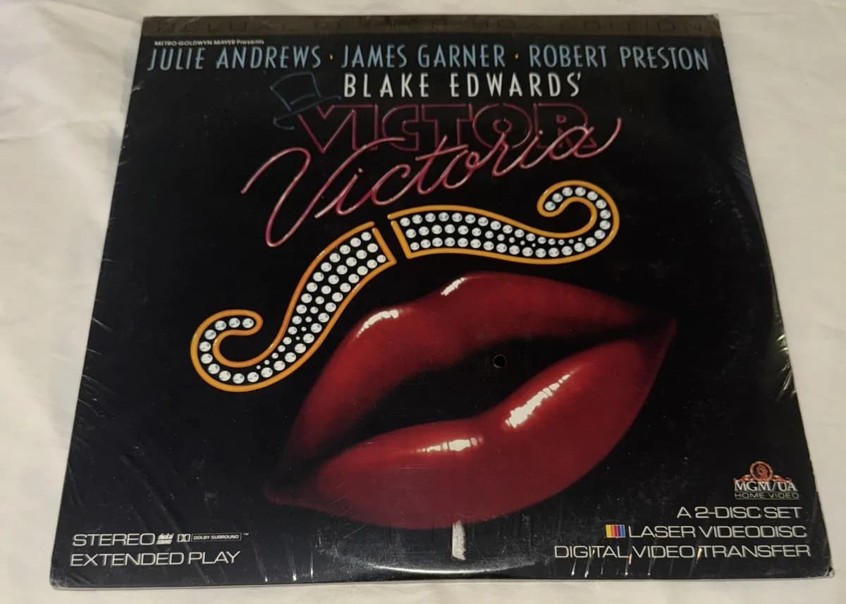 Victor Victoria cover