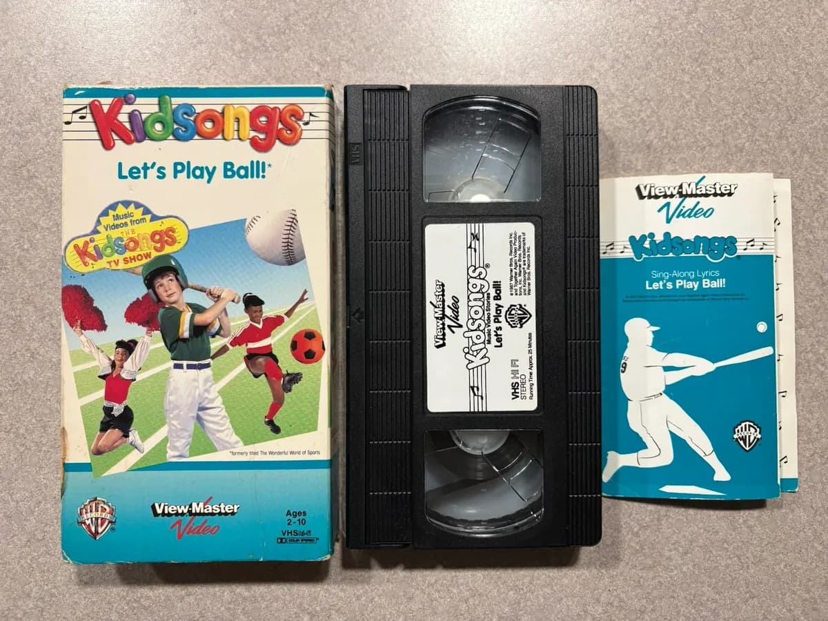 Kidsongs-Let's Play Ball cover